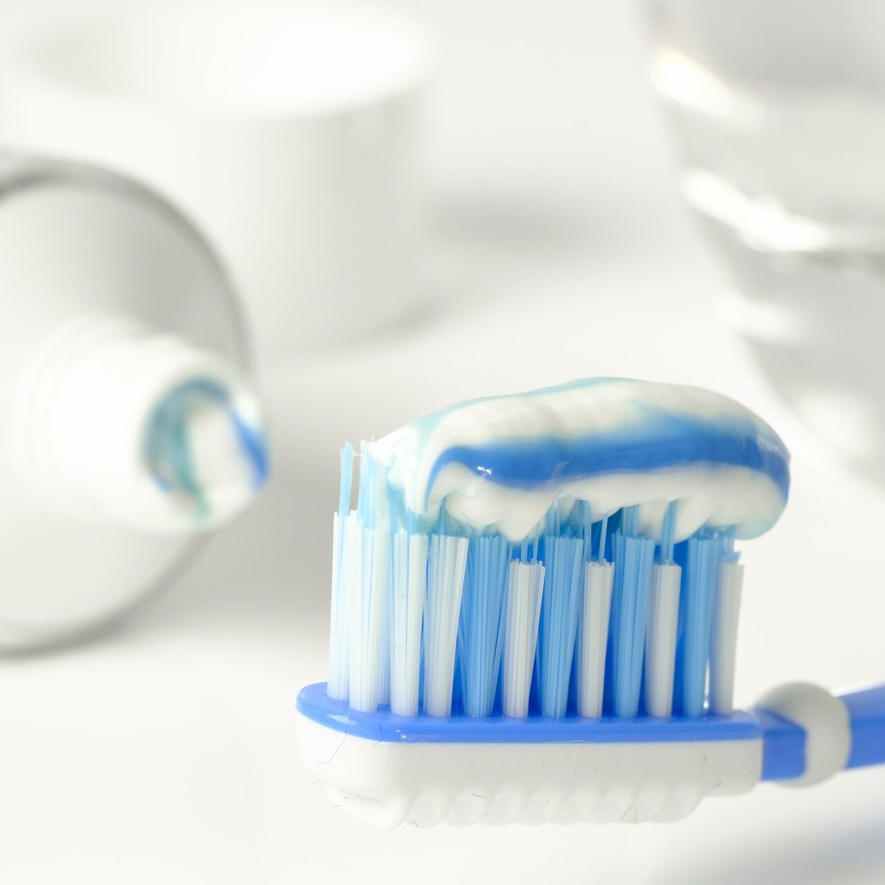 toothpaste-3067569_1920